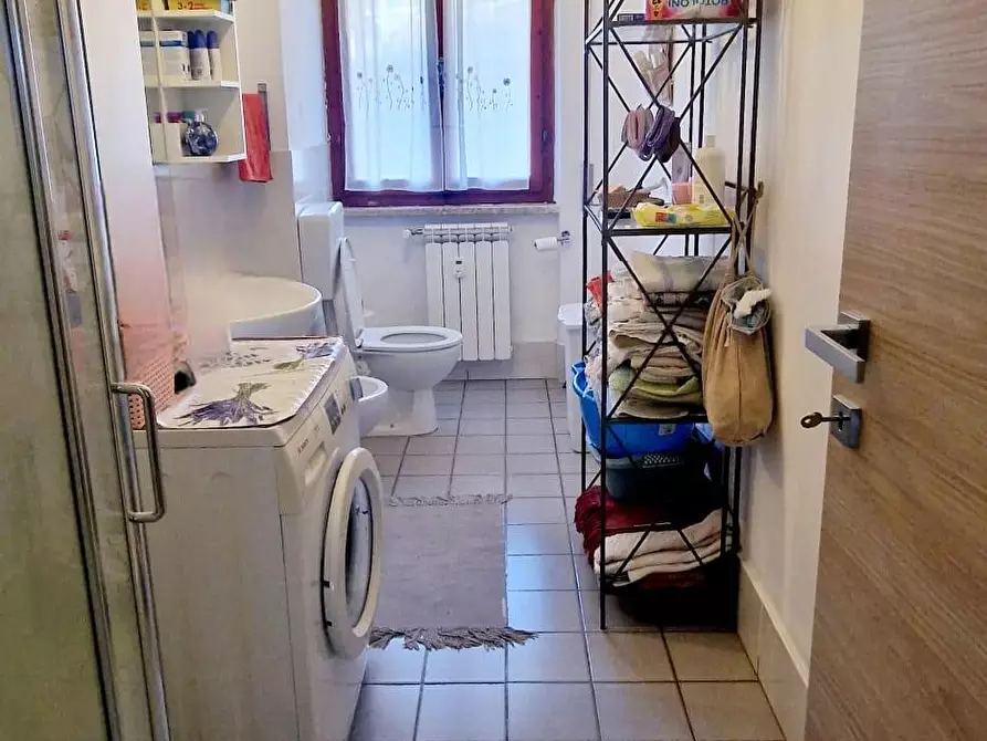 Immagine 11 di Appartamento in vendita  a Carrara