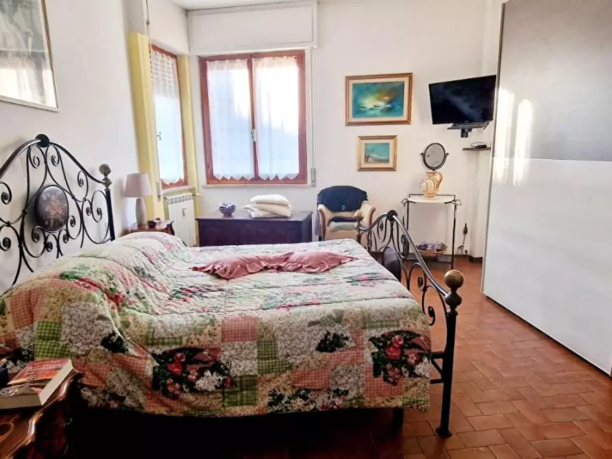 Immagine 5 di Appartamento in vendita  a Carrara