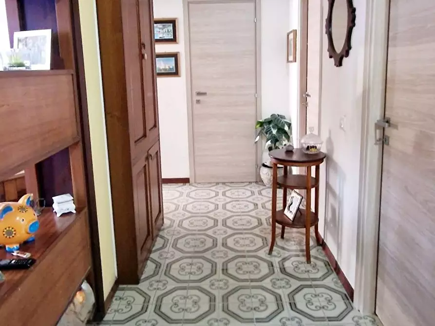 Immagine 1 di Appartamento in vendita  a Carrara