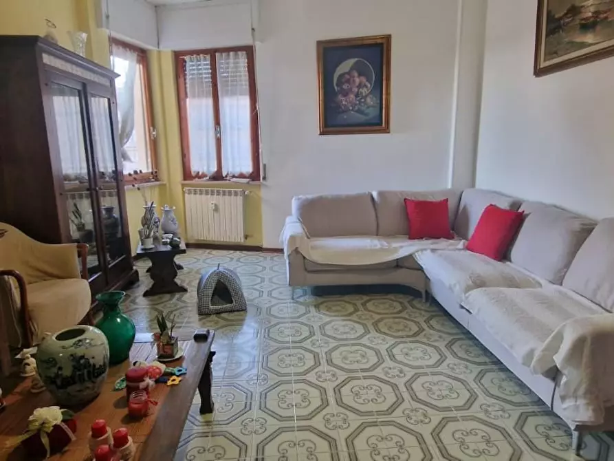 Immagine 21 di Appartamento in vendita  a Carrara