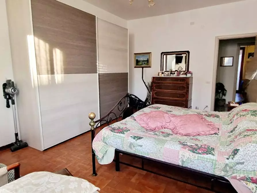 Immagine 4 di Appartamento in vendita  a Carrara