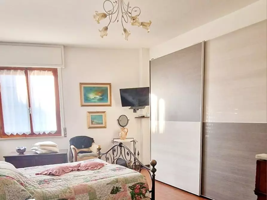 Immagine 8 di Appartamento in vendita  a Carrara