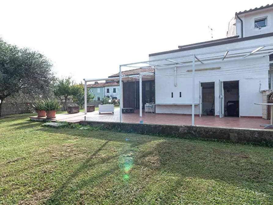 Immagine 26 di Casa bifamiliare in vendita  a Cascina