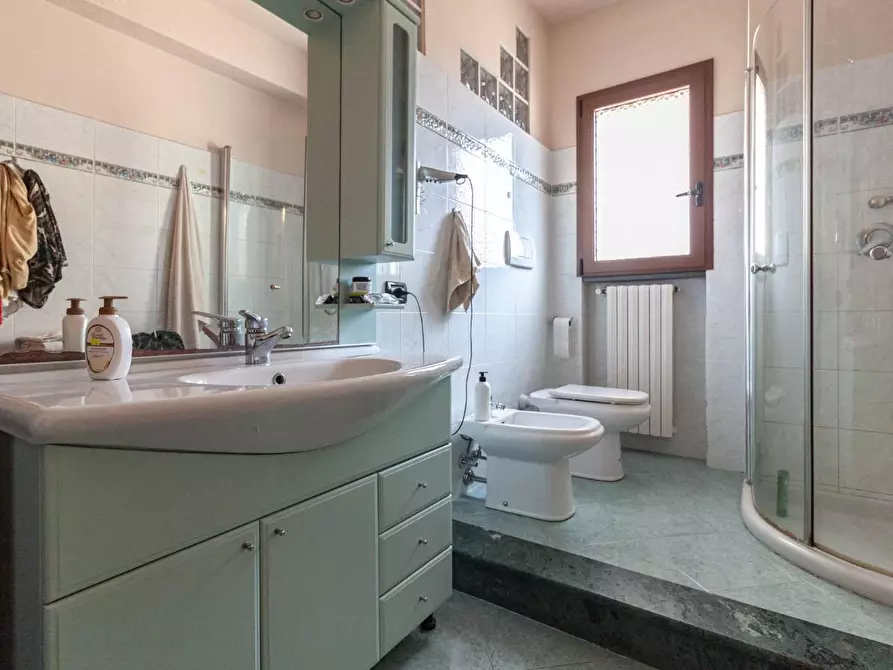 Immagine 23 di Casa bifamiliare in vendita  a Cascina