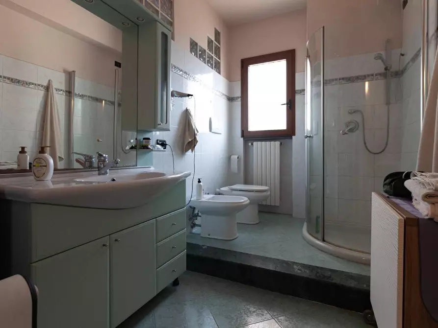 Immagine 15 di Casa bifamiliare in vendita  a Cascina