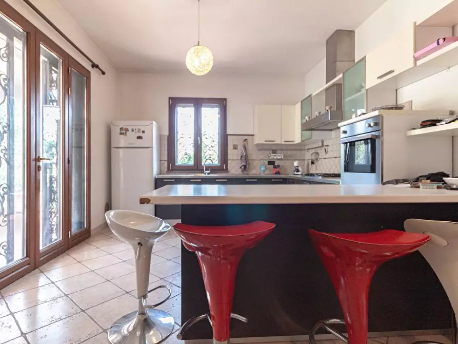 Immagine 10 di Casa bifamiliare in vendita  a Cascina