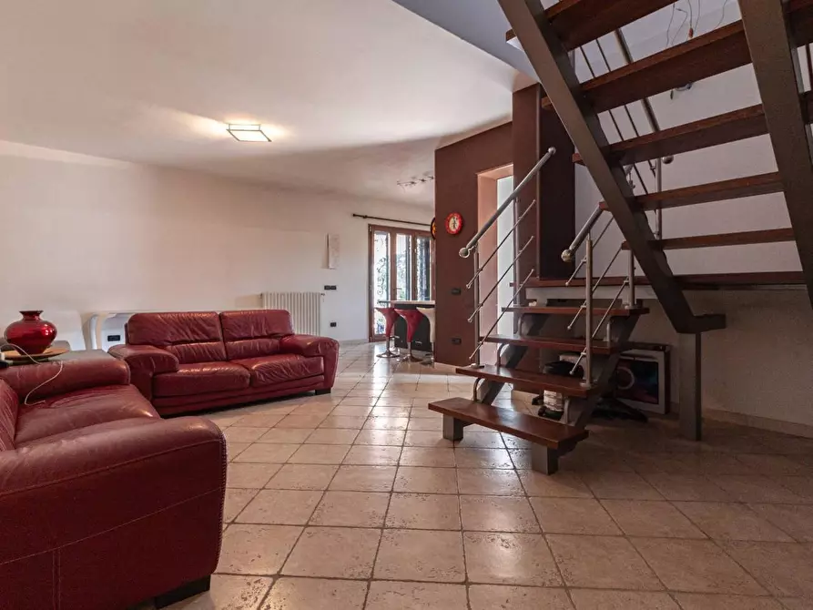 Immagine 5 di Casa bifamiliare in vendita  a Cascina