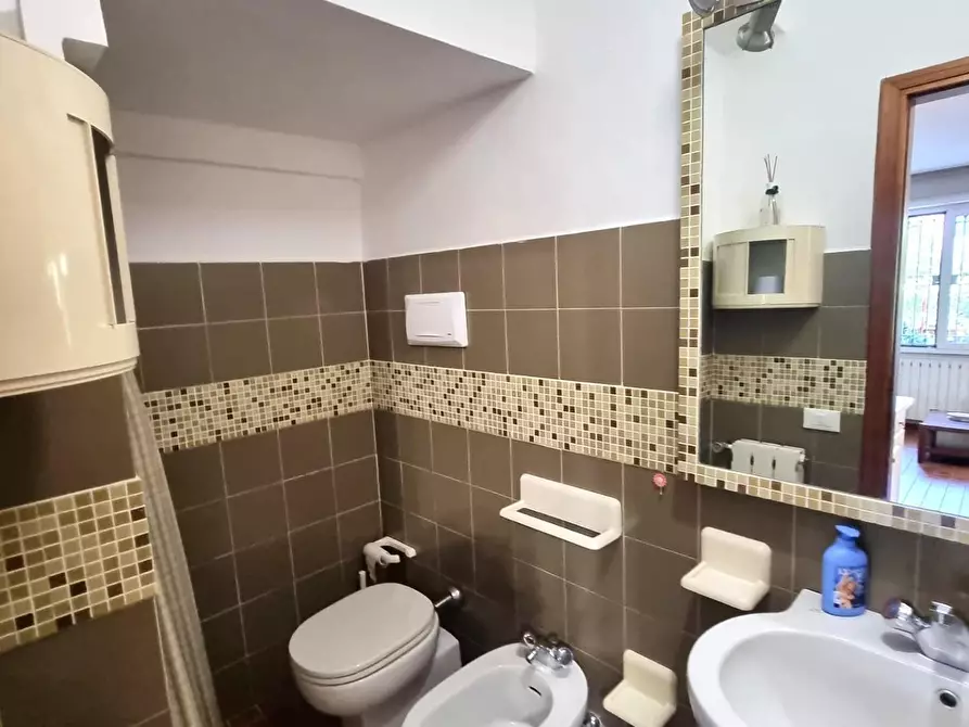 Immagine 8 di Villetta a schiera in affitto  a Viareggio