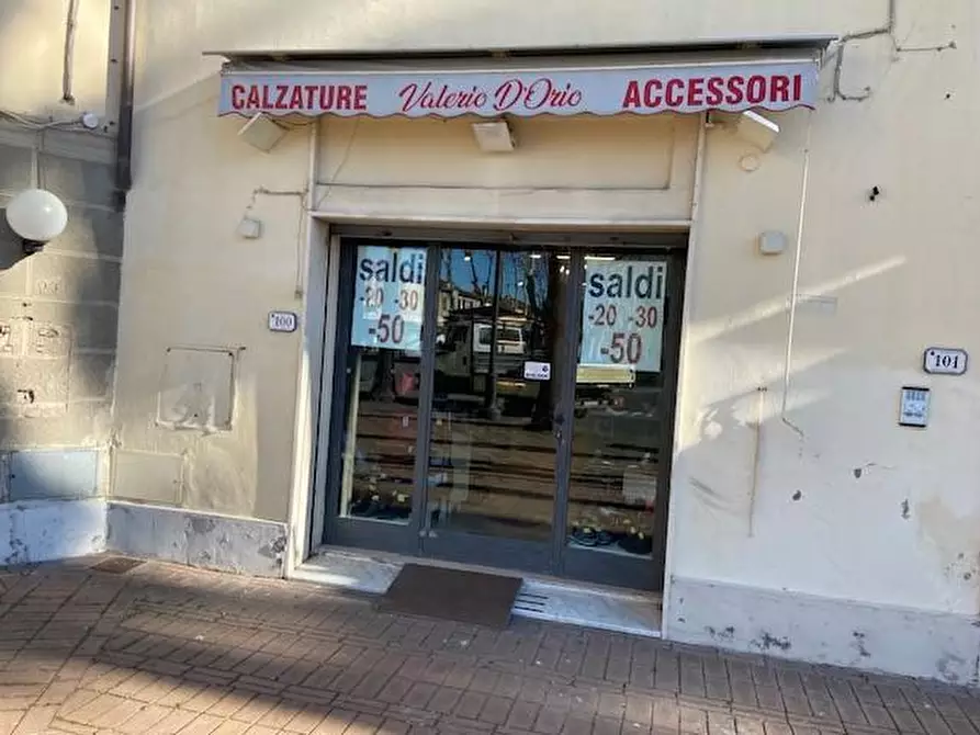 Immagine 8 di Attività commerciale in vendita  a Rosignano Marittimo