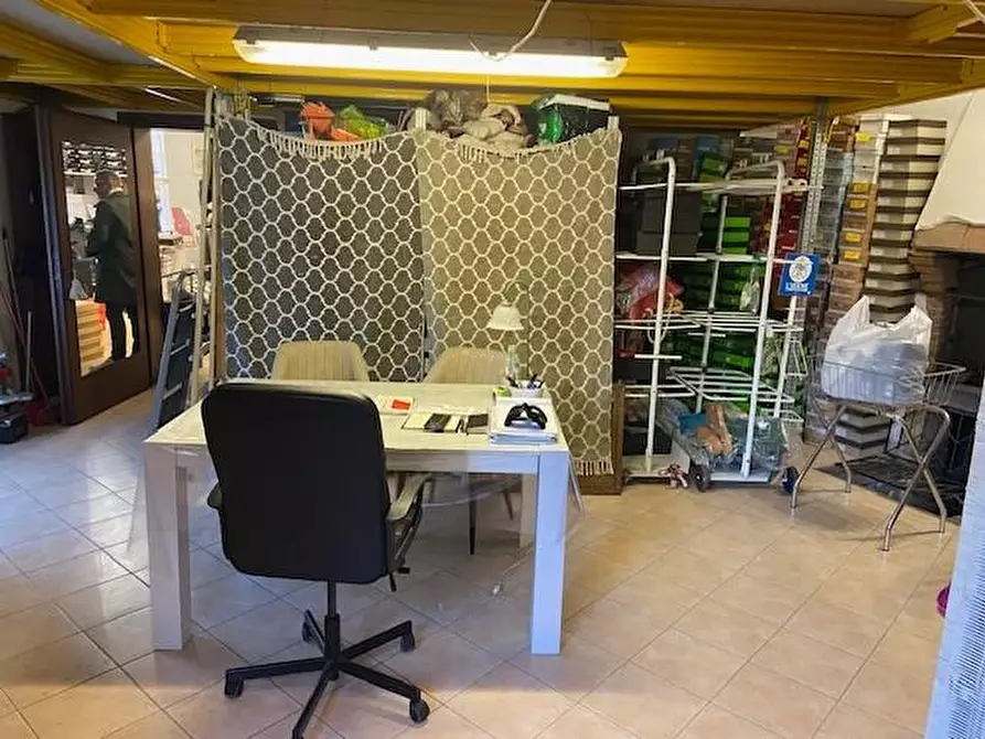 Immagine 6 di Attività commerciale in vendita  a Rosignano Marittimo