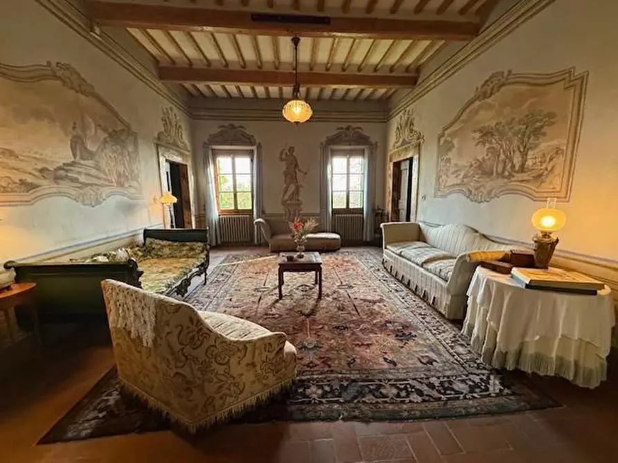 Immagine 1 di Villa in vendita  a Fucecchio