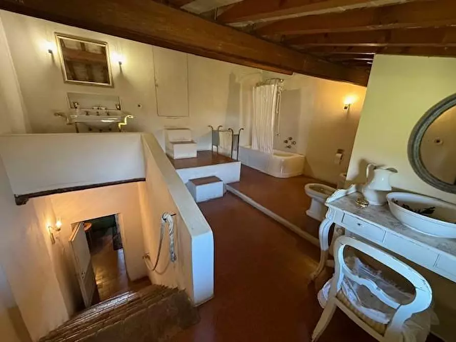 Immagine 51 di Villa in vendita  a Fucecchio