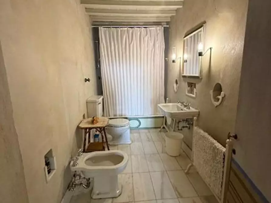 Immagine 60 di Villa in vendita  a Fucecchio