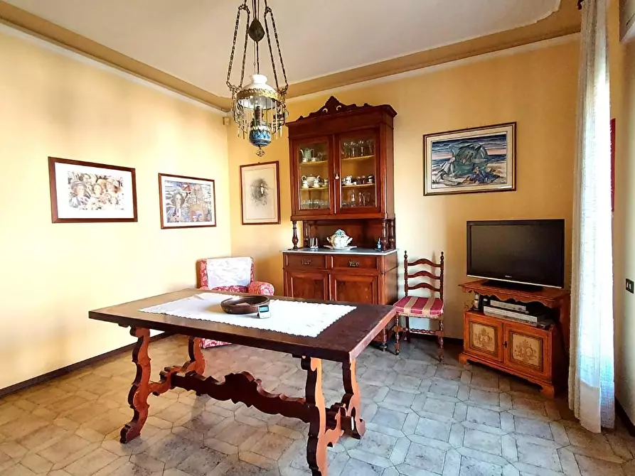 Immagine 6 di Villa in vendita  a Lucca