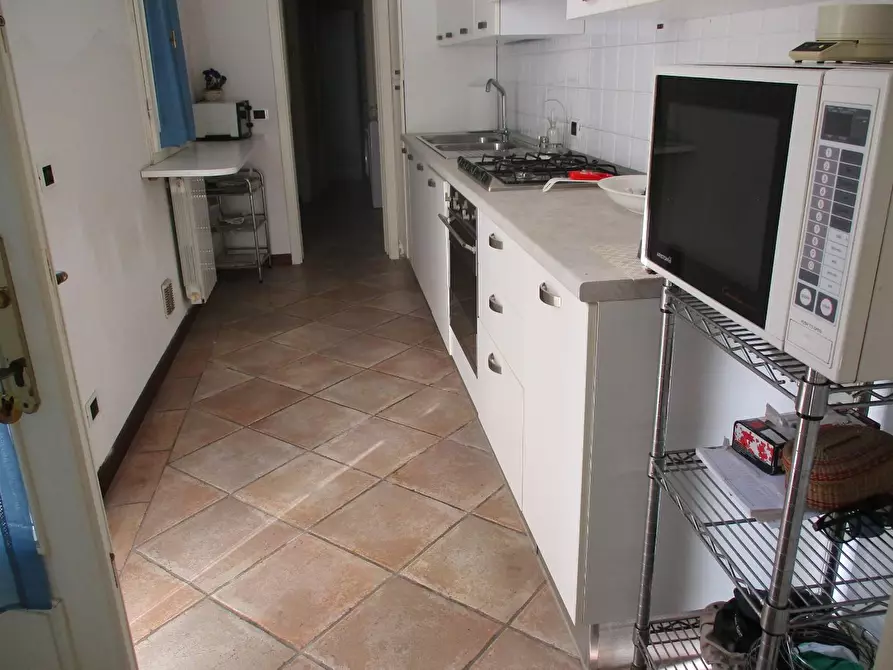 Immagine 5 di Villa in vendita  a Viareggio