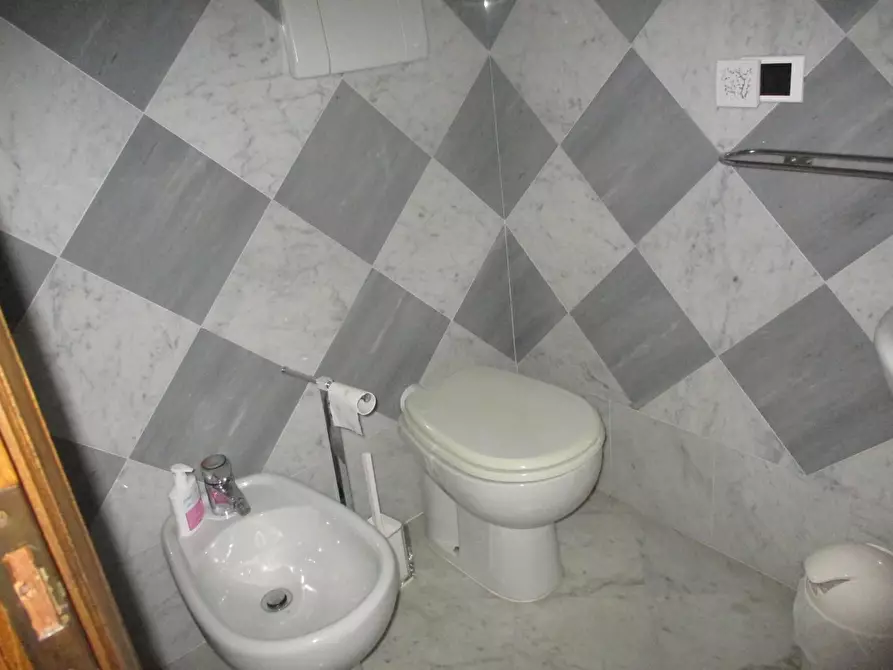 Immagine 13 di Villa in vendita  a Viareggio