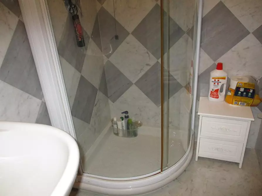 Immagine 14 di Villa in vendita  a Viareggio