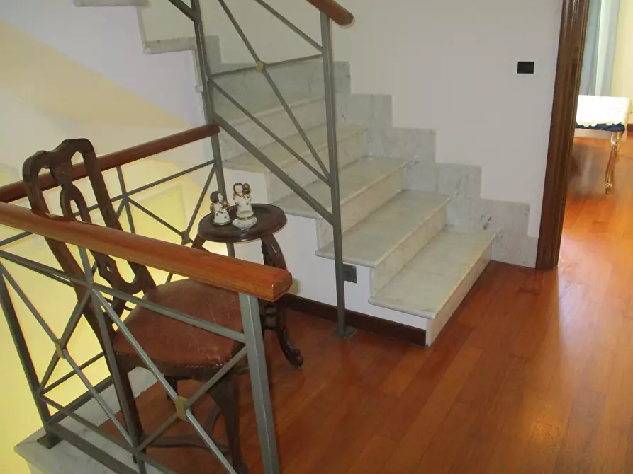 Immagine 16 di Villa in vendita  a Viareggio