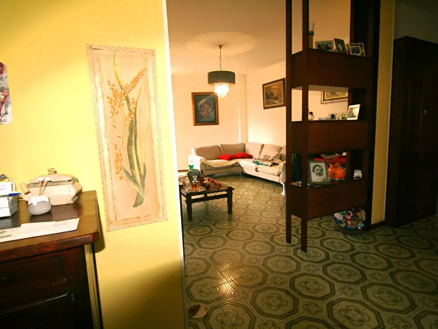 Immagine 8 di Appartamento in vendita  a Carrara