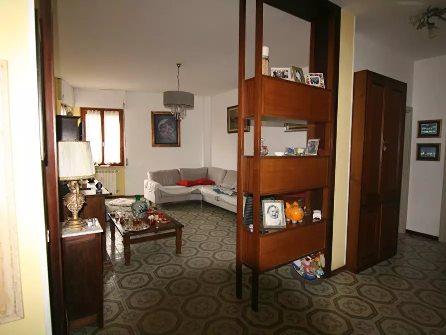 Immagine 4 di Appartamento in vendita  a Carrara