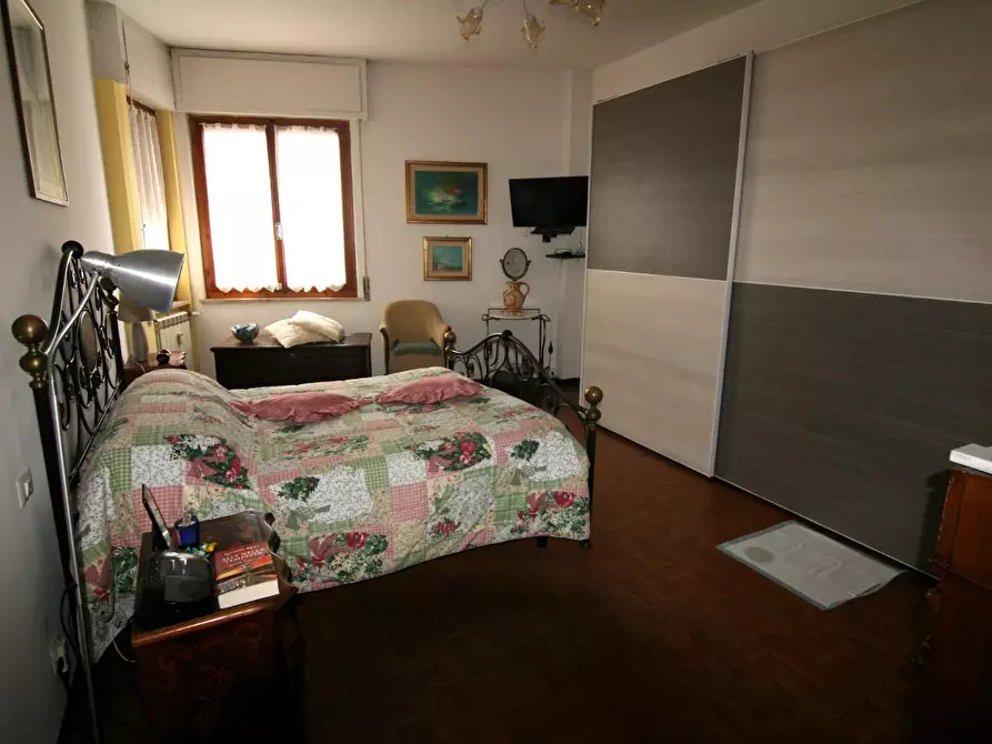 Immagine 9 di Appartamento in vendita  a Carrara