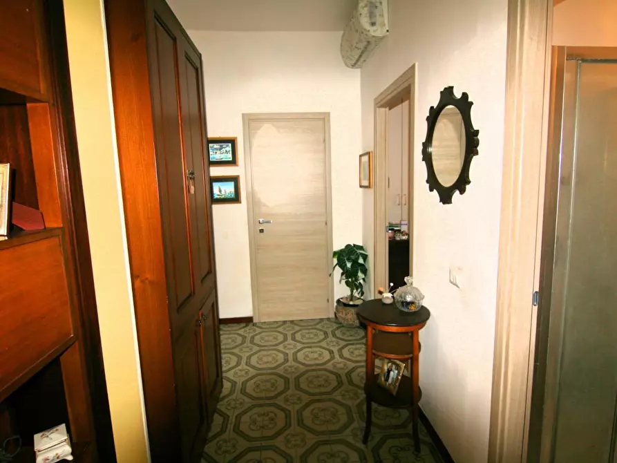 Immagine 6 di Appartamento in vendita  a Carrara