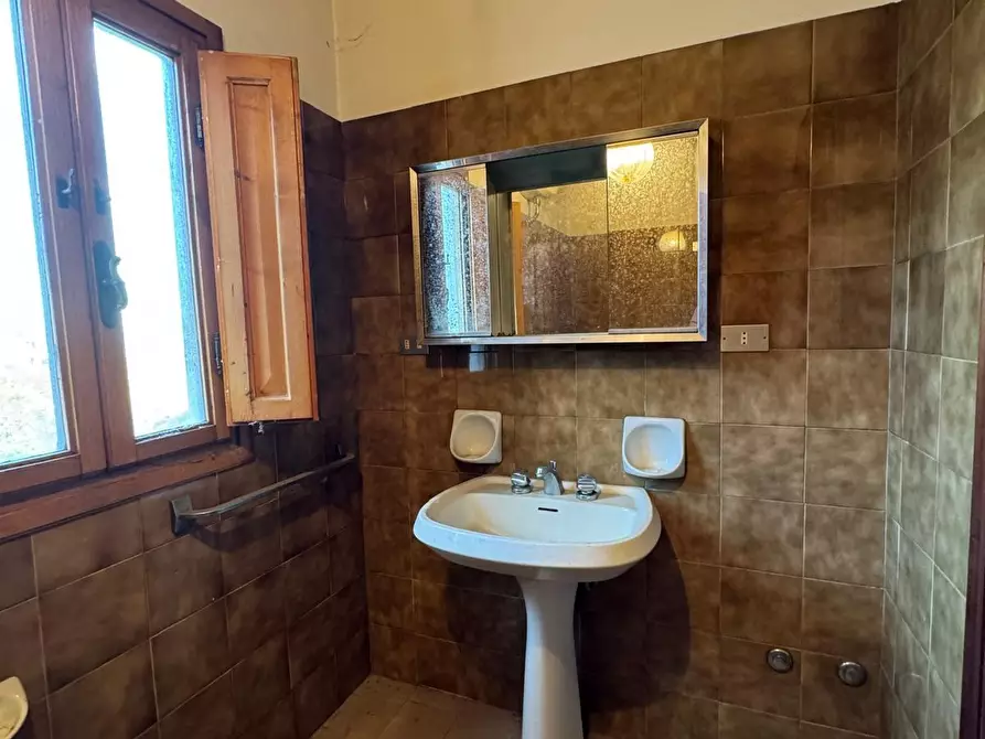 Immagine 36 di Casa indipendente in vendita  a Capannori