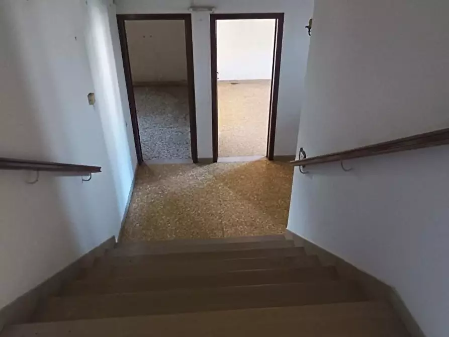 Immagine 15 di Villa in vendita  a Cascina