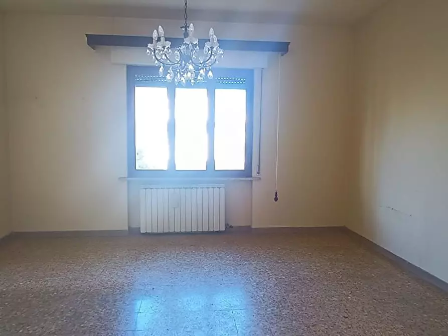 Immagine 19 di Villa in vendita  a Cascina