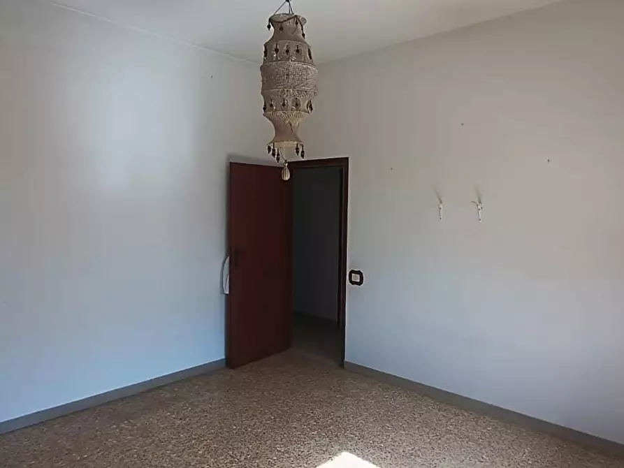 Immagine 9 di Villa in vendita  a Cascina