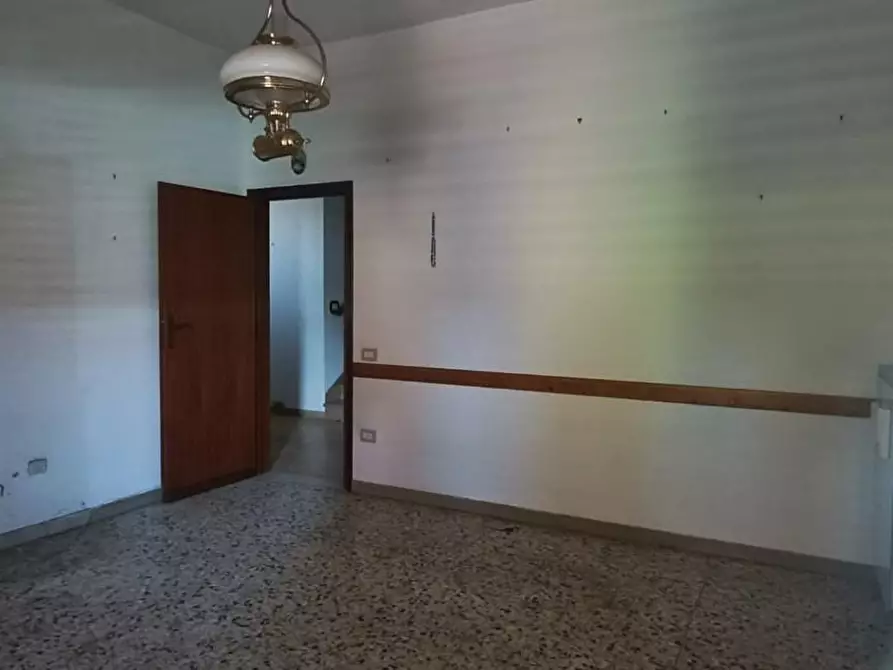 Immagine 22 di Villa in vendita  a Cascina