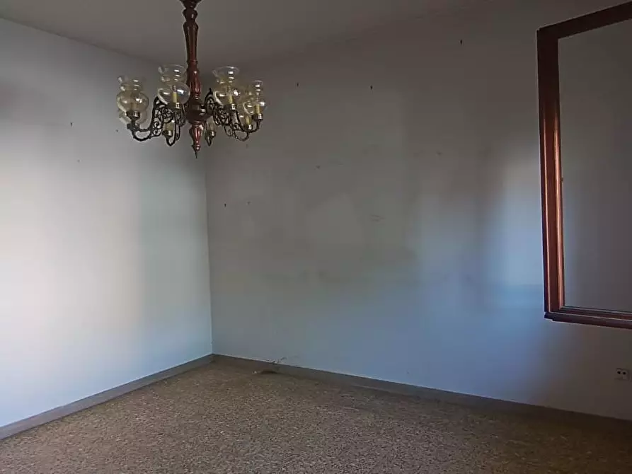Immagine 33 di Villa in vendita  a Cascina