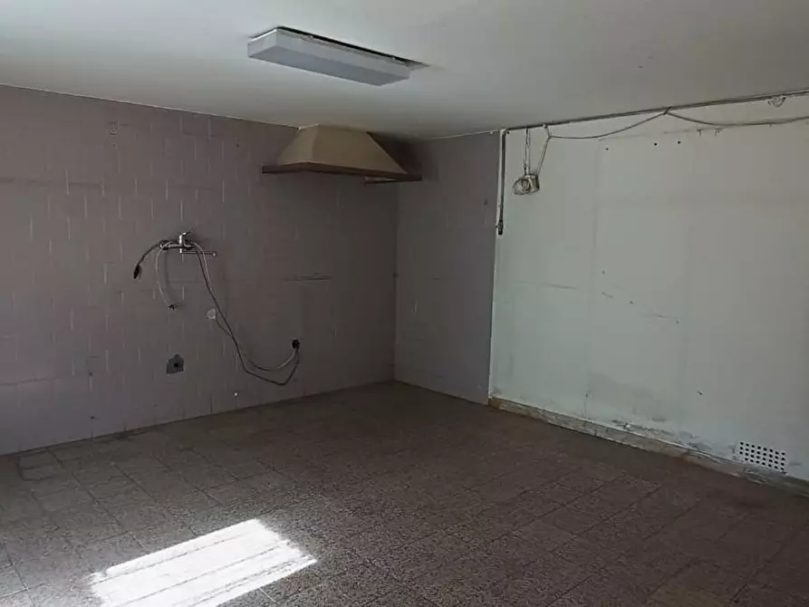 Immagine 35 di Villa in vendita  a Cascina