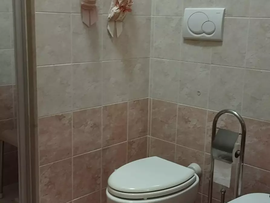 Immagine 18 di Villa in vendita  a Cascina