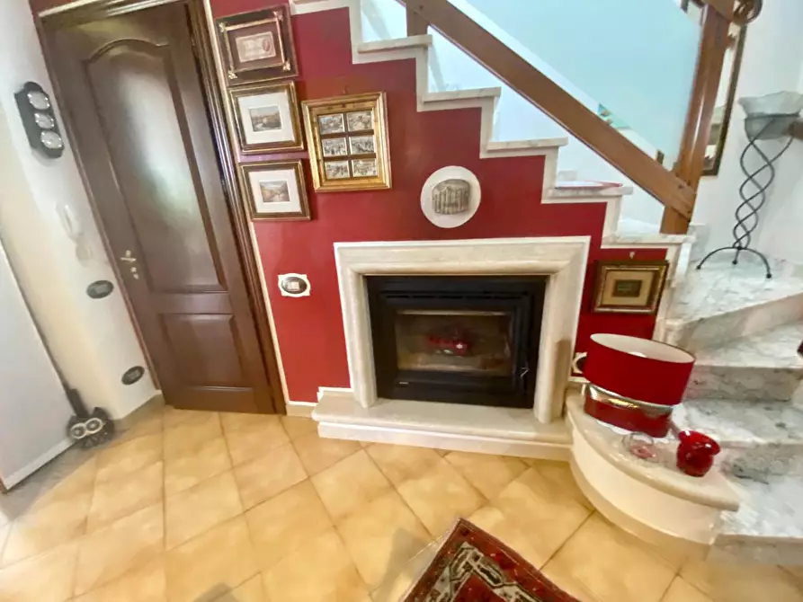 Immagine 8 di Casa bifamiliare in vendita  a Ortonovo