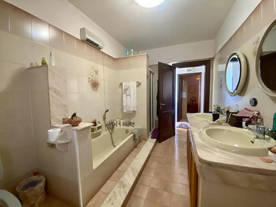 Immagine 6 di Casa bifamiliare in vendita  a Ortonovo