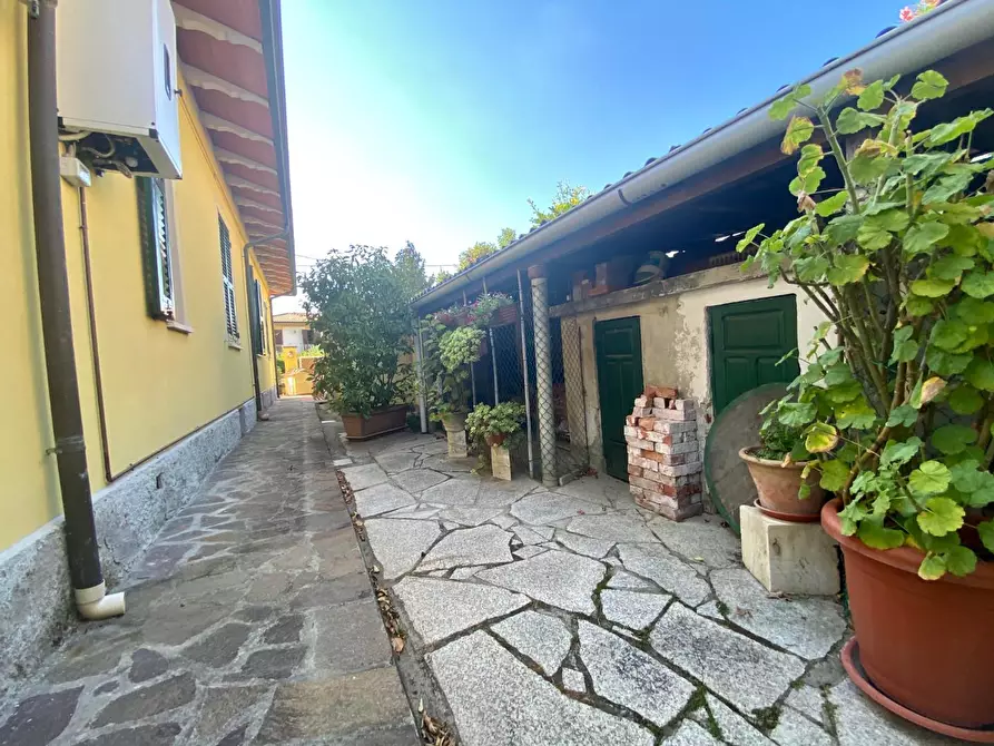 Immagine 4 di Casa bifamiliare in vendita  a Ortonovo