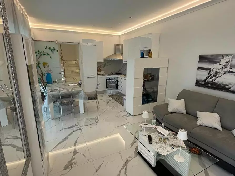 Immagine 7 di Casa bifamiliare in vendita  a Pietrasanta