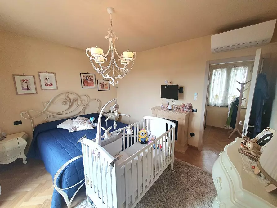 Immagine 30 di Villetta a schiera in vendita  a Lucca