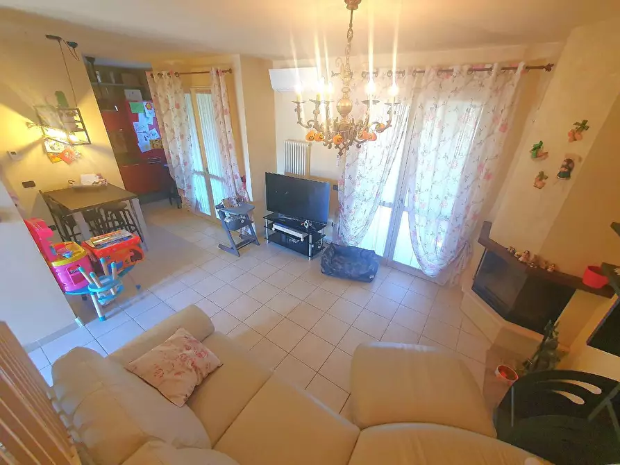 Immagine 1 di Villetta a schiera in vendita  a Lucca