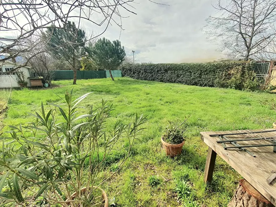 Immagine 58 di Villetta a schiera in vendita  a Lucca