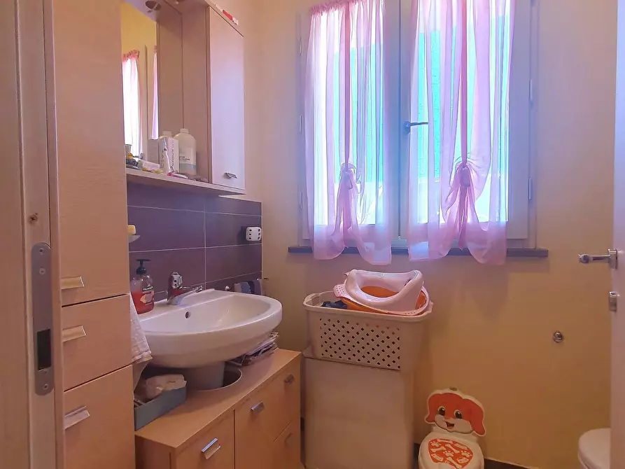 Immagine 25 di Villetta a schiera in vendita  a Lucca