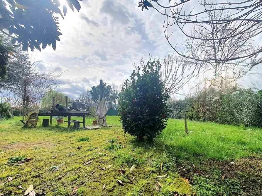 Immagine 53 di Villetta a schiera in vendita  a Lucca