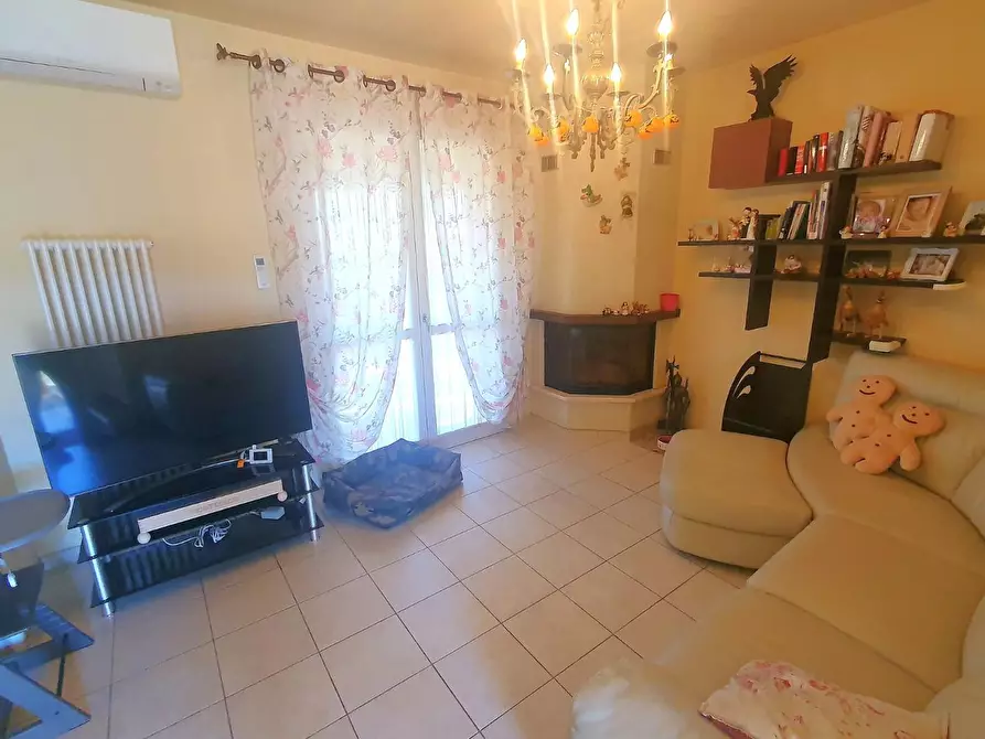 Immagine 3 di Villetta a schiera in vendita  a Lucca