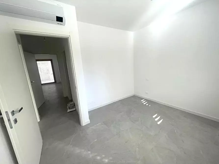 Immagine 5 di Appartamento in vendita  a Massa