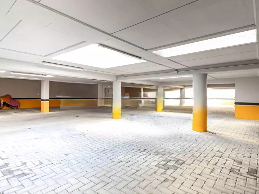 Immagine 30 di Appartamento in vendita  a Massa