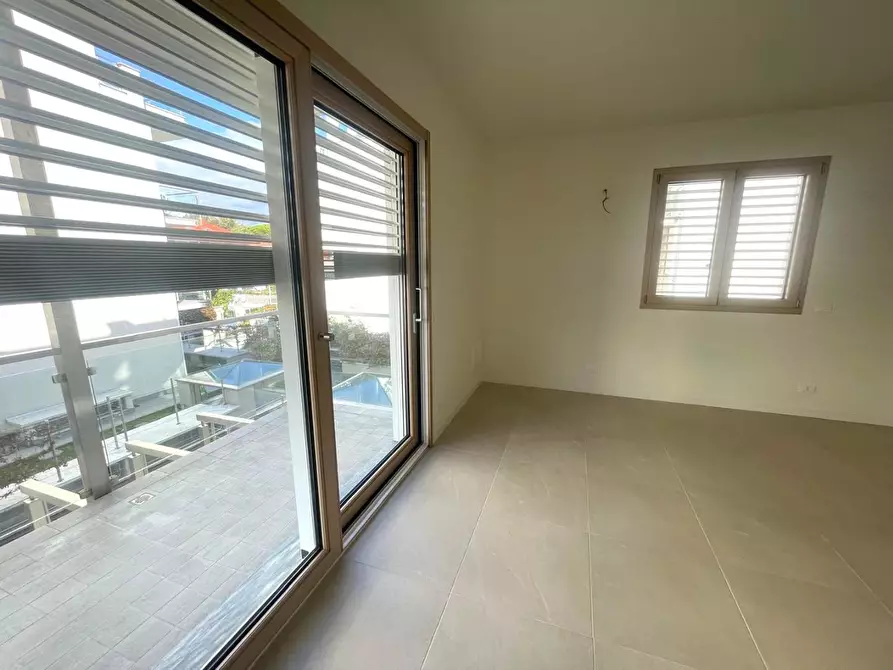 Immagine 16 di Appartamento in vendita  a Massa