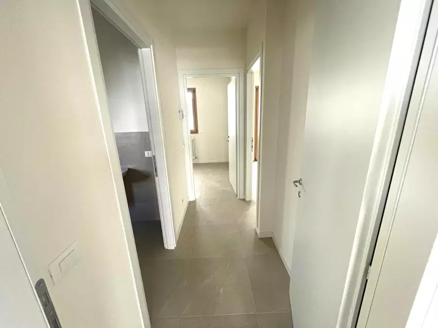 Immagine 17 di Appartamento in vendita  a Massa