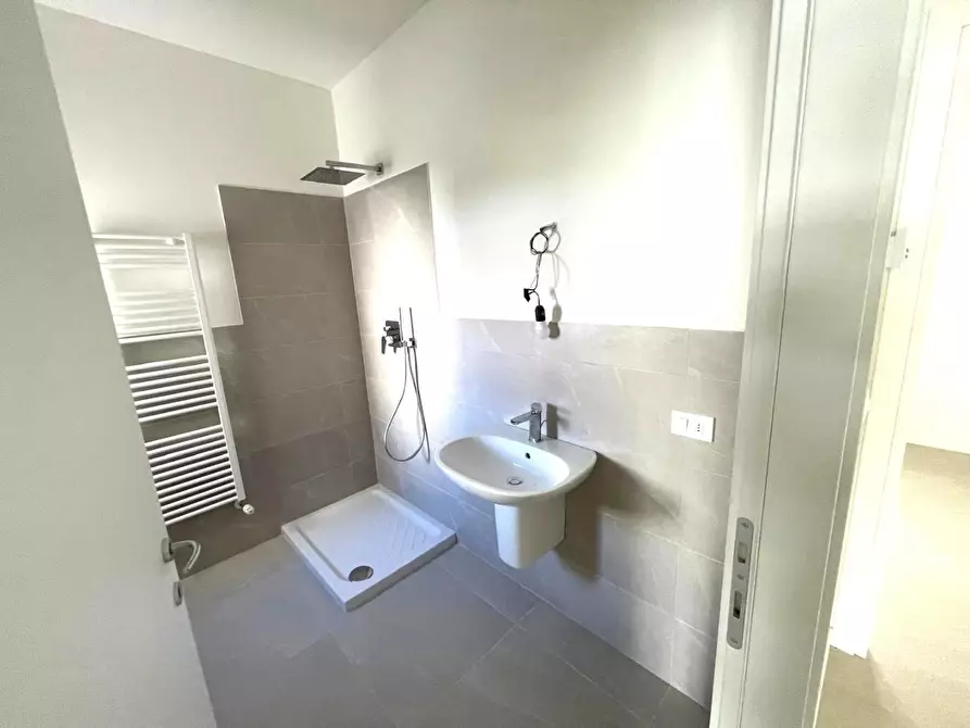 Immagine 22 di Appartamento in vendita  a Massa