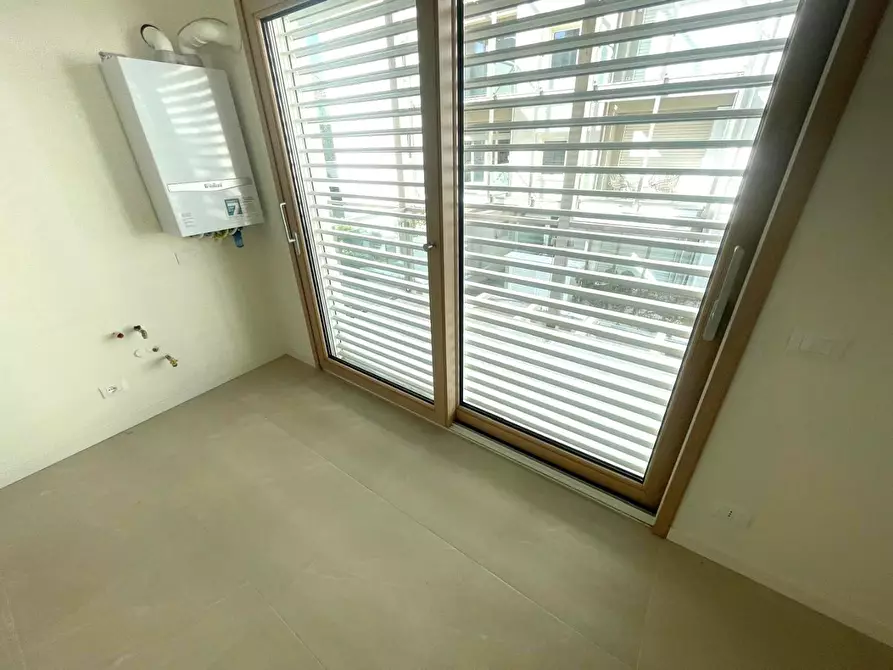 Immagine 11 di Appartamento in vendita  a Massa